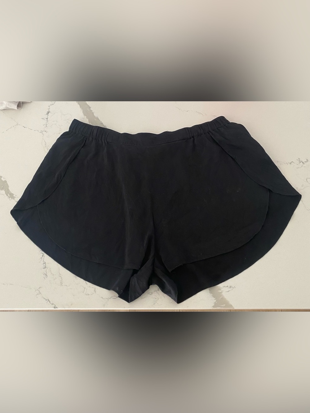 GORGEOUS! LUNYA WASHABLE SILK SHORTS Black SZ Medium M Pajamas Lounge